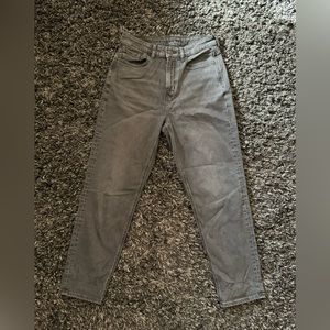 AE Mom jeans. Size 4 Short. Soft black.